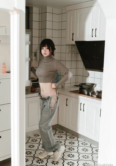 大乳女喂男人吃奶_BD英语免费在线播放